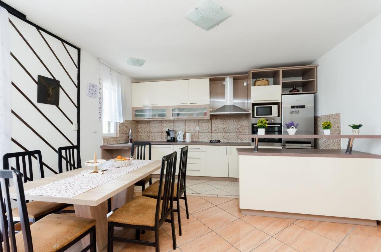 Apartments Albina Lopar Exterior foto